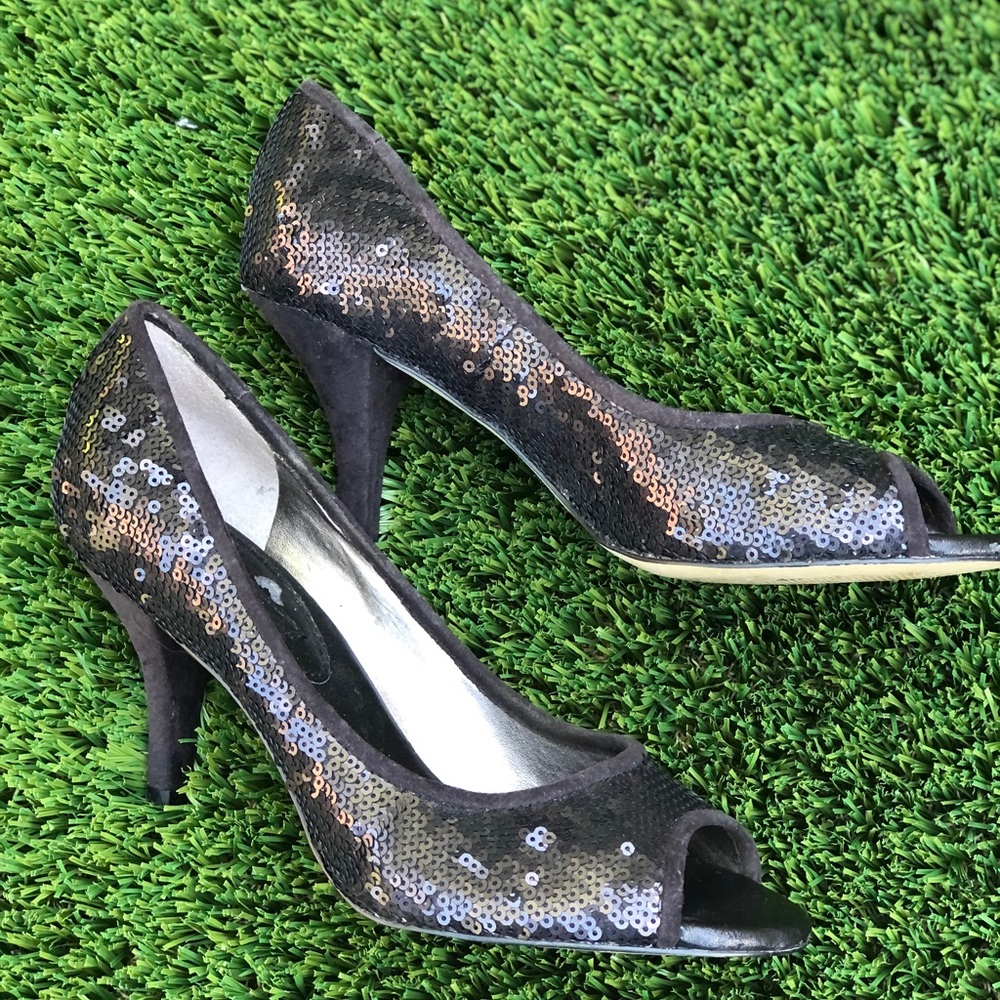 Banana Republic open toe heels black Sz 7.5